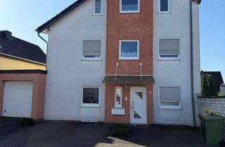 Wohnung mieten in 53859 Niederkassel, 2-Zimmer-Dachgeschosswohnung mit Balkon in Niederkassel-Rheidt