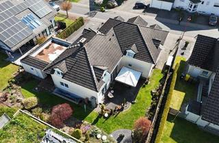 Haus kaufen in 56244 Helferskirchen, Wohntraum für AnspruchsvolleExclusives Zweifamilienhaus mit schönem Grundstück
