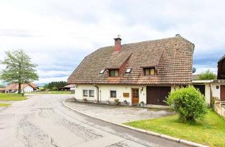 Haus kaufen in 79736 Rickenbach, Familienfreundliches Wohnen| Zweifamilienhaus mit neuer Doppelgarage und großem Garten in Schweikhof
