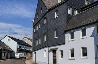 Mehrfamilienhaus kaufen in 55743 Idar-Oberstein, Mehrfamilienhaus oder Generationenhaus – Kapitalanlage oder Eigennutzung?