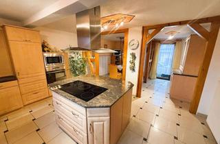 Anlageobjekt in 98701 Altenfeld, Einfamilienhaus mit großem Potenzial in naturnaher Lage–Teilmodernisiert mit hochwertiger Wohnküche