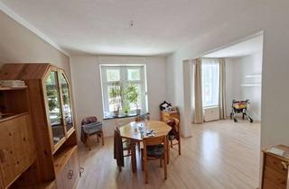 Wohnung mieten in Wilhelmstraße, 42853 Innen, Großzügige Altbauwohnung mit Balkon in Stadtnähe