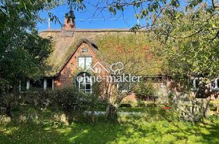 Haus kaufen in 25826 Sankt Peter-Ording, Charaktervolles Reetdach-Ensemble in freier Lage zwischen Salzwiesen und Golfclub