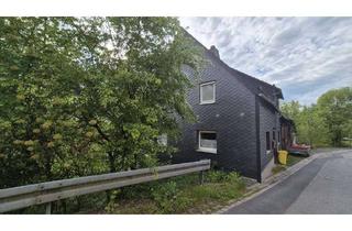 Haus kaufen in 96349 Steinwiesen, Ländliches Anwesen mit Scheune, Garage und 2700 m2 Garten