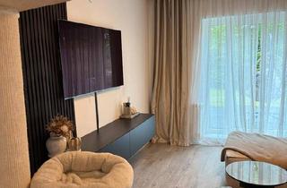 Wohnung kaufen in 24146 Kiel, Kiel - Stilvolle komplett sanierte Eigentumswohnung mit großer Terrasse