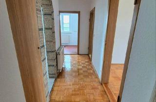 Wohnung kaufen in 09355 Gersdorf, Gersdorf - Renovierte 3-Zimmer Wohnung im Herzen von Gersdorf
