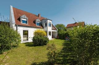 Wohnung kaufen in 14532 Stahnsdorf, Stahnsdorf - Charmante Wohnung mit Einfamilienhaus-Charakter und eigenem Garten