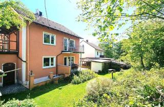 Haus kaufen in 91074 Herzogenaurach, Herzogenaurach - Schönes Wohnhaus mit zwei Wohnungen und Garage