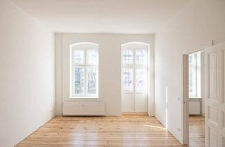 Wohnung kaufen in Stralauer Allee 17 C, 10245 Berlin, Berlin - Exklusiv sanierte 2-Zimmer-Wohnung nahe der Spree - lichtdurchflutet, Balkon und sofort bezugsfrei