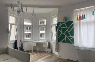 Wohnung kaufen in Neumannstrasse 24, 90763 Südstadt, Helle stilvolle 2,5-Zimmer-Altbauwohnung mit Aufzug in Fürth – Naherholung im Rednitzgrund