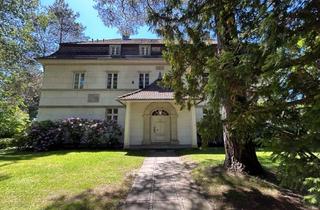 Wohnung kaufen in Gottfried-Von-Cramm-Weg 43, 14193 Grunewald, Rarität am Hundekehlesee – Altbau-Dachgeschoss mit Seeblick, Seezugang & Ausbaupotenzial