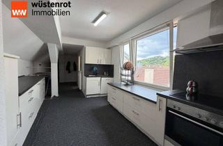 Wohnung kaufen in 73728 Esslingen, Wohnen im Herzen von Esslingen - helle Dachgeschosswohnung mit Aussicht