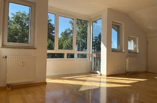 Wohnung mieten in 83527 Haag, Helle 2-Zimmer- Dachgeschosswohnung mit 2 Balkone am Waldrand