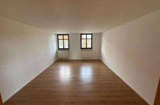 Wohnung mieten in Schlossstraße 15, 17252 Mirow, Großzügige 2-Zimmer-Wohnung mit Balkon – ideal für Homeoffice