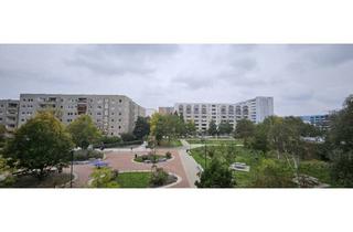 Wohnung mieten in Ortolfstraße 172, 12524 Altglienicke, Einkommensorientierte Miete – 1 Personenhaushalt mit max. 856,00 € Nettoeinkommen mtl. gesucht