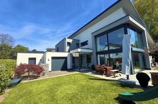 Einfamilienhaus kaufen in 57223 Kreuztal, Einzigartiges Einfamilienhaus verspricht exklusives Wohnen in Bestlage