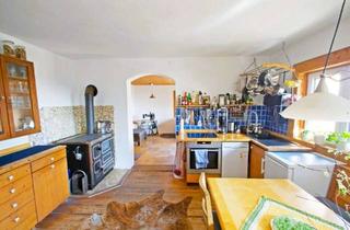 Haus kaufen in 94250 Achslach, Traumimmobilie mit beeindruckender Fernsicht und idealen Bedingungen für Kleintierhaltung.