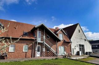 Haus kaufen in 32609 Hüllhorst, Raum für Visionen - Abrissimmobilie mit schönem Anbau und Perspektiven in Hüllhorst-Tengern