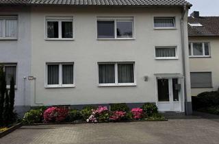 Haus kaufen in 47804 Kempener Feld/Baakeshof, PROVISIONSFREI ! Nichts mehr zu tun - außer Wohlfühlen ! Dreifamilienhaus Kempener Feld