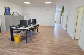 Gewerbeimmobilie mieten in 92421 Schwandorf, An Hauptstraße: Ca. 192 m² in stattlichem Gebäude, gut sichtbar, mit großen Schaufenstern+Parkplatz!