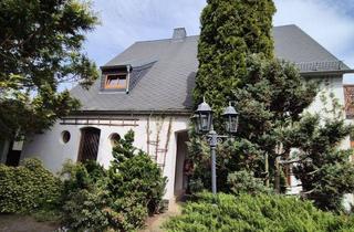 Einfamilienhaus kaufen in 09337 Hohenstein-Ernstthal, Individuelles EFH mit Charme sucht neue Eigentümer!