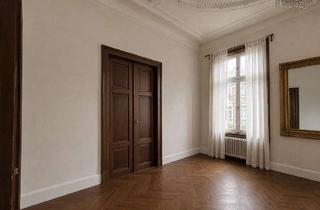 Wohnung mieten in 68159 Mannheim, WG-geeignet! - großzügige 2-Zimmer-Altbauwohnung mit Stuck