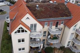 Wohnung mieten in Carl-Behrens-Straße 11, 01728 Bannewitz, Ansprechende 2-Zi.-Whg. im Dachgeschoss mit Einbauküche, Balkon u. TG-Stellplatz!