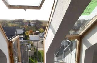 Wohnung mieten in Kempener Straße, 08412 Werdau, Sonnige 2-R-Maisonette-DG-Wohnung mit Dachbalkonfenster und PKW-Stellplatz - Werdauer Randlage