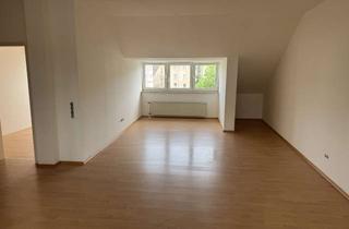 Wohnung mieten in Kunstfeldstrasse, 51377 Manfort, Nette Dachgeschosswohnung im dritten Stock mit Tageslichtwannenbad in Leverkusen Manfort