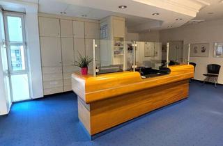 Wohnung kaufen in Hohenzollernring 72, 95444 Altstadt, 264 m² voller Möglichkeiten: Arbeiten, Vermieten oder neu gestalten