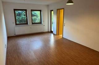 Wohnung kaufen in Andersenweg, 72762 Reutlingen, 2-Zimmer-EG-Eigentumswohnung mit Terrasse und Einzelgarage in Reutlingen
