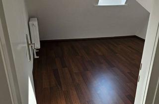 Wohnung mieten in 28215 Weidedamm, Wohnen mit Charakter: 2-Zimmer-Dachgeschosswohnung in Bremen