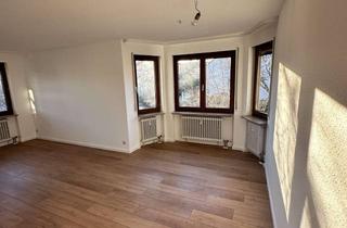 Wohnung mieten in 70376 Bad Cannstatt, Vollständig renovierte Wohnung mit drei Zimmern sowie Balkon und Einbauküche in Stuttgart