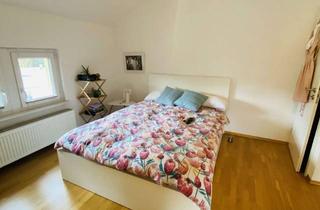 WG-Zimmer mieten in Mörfelder Landtraße 125, 60598 Sachsenhausen, In Sachsenhausen. Helles, möbliertes WG-Zimmer – Südbahnhof in 6 Min. & Einkauf direkt nebenan!
