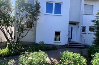 Haus mieten in Nordstraße, 97228 Rottendorf, Freistehendes Einfamilienhaus zu vermieten, 130m2 Wohnfläche (8,5 Z.), Garage,Balkon,Terrasse,Keller