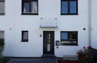 Reihenhaus kaufen in Kandisweg, 64521 Groß-Gerau, Hochwertiges Reihenhaus mit 3 Etagen, 5 Schlafzimmern, Vollkeller & Garage in Toplage Groß‑Gerau