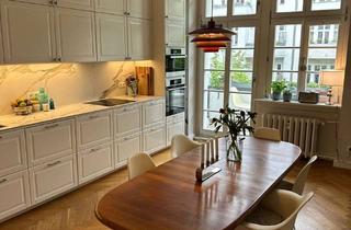 Immobilie mieten in 10629 Charlottenburg, Hell und komplett modernisiert: möblierte Altbauwohnung mit Balkon in Top-Lage (befristet!)