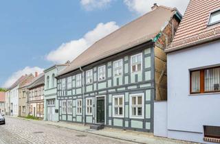 Wohnung kaufen in 14929 Treuenbrietzen, Historischer Charme trifft vollsanierten Wohnkomfort – 4-Raumwohnung mit Garten in Treuenbrietzen!