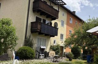Wohnung mieten in Karl-Theodor-Platz, 83278 Traunstein, Charmante 2-Zimmer-Altbauwohnung mit Balkon – bezugsfrei ab August