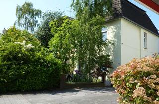 Wohnung mieten in Düsseldorfer Landstr. 38, 47249 Wanheim-Angerhausen, 2,5-Zimmer-Wohnung in gepflegtem Altbau in Duisburg
