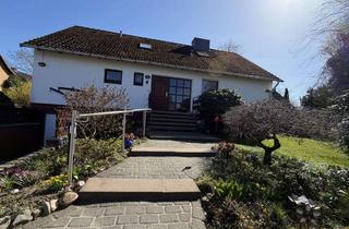Einfamilienhaus kaufen in 22949 Ammersbek, Einfamilienhaus mit Einliegerwohnung, Golfplatz und Bredenbeker Teich in der Nähe...