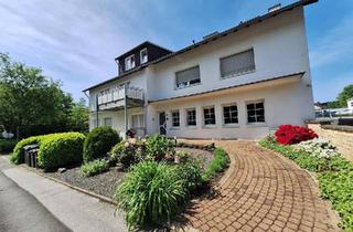 Mehrfamilienhaus kaufen in 42477 Radevormwald, Radevormwald - Gepflegtes Mehrfamilienhaus mit 6 Wohnungen und 16 Garagen