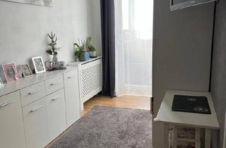 Wohnung kaufen in 86169 Augsburg, Augsburg - 4 Zimmer Wohnung in 86169, zwei verglaste Balkone