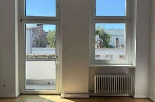 Wohnung kaufen in Oudenarder Straße 12, 13347 Wedding, Bezugsfrei & frisch renoviert – charmante 2-Zimmer-Altbauwohnung mit Süd-Loggia im Leopoldkiez