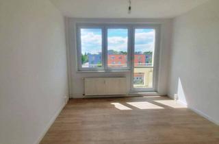 Wohnung mieten in Willy-Brandt-Straße, 03042 Sandow, Frisch sanierte 4-Zimmer-Wohnung in Cottbus mit 3 Loggien, 2 Bädern und Aufzug