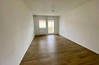Wohnung mieten in Heidestr. 6e, 01987 Schwarzheide, NEU - renovierte 3 Zi.-Wohnung im 2. OG mit großem Balkon !!!