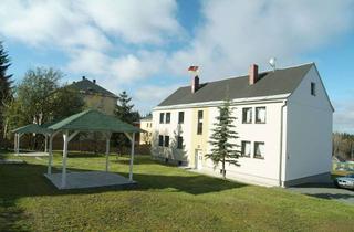 Wohnung mieten in Siedlungsstr. 23, 08262 Tannenbergsthal, Wohnen, wo andere Urlaub machen: 3-Zi.-Whg. in ruhiger Lage (Möblierung möglich)