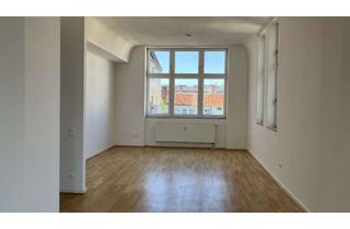 Wohnung mieten in Rudolf-Reusch-Straße 23B, 10367 Lichtenberg, Große, moderne und sanierte 5-Zimmer-Altbauwohnung mit hohen Decken zu vermieten