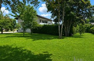 Haus kaufen in 82335 Berg, Seenahes Zweifamilienhaus in Berg, Top-modernisiert, 1.700 m² Grund – Große Wohnung bezugsfrei!