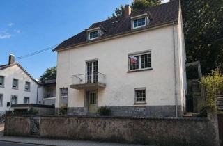 Einfamilienhaus kaufen in 66701 Beckingen, Freistehendes Ein- Zweifamilienhaus in zentraler Lage von Beckingen